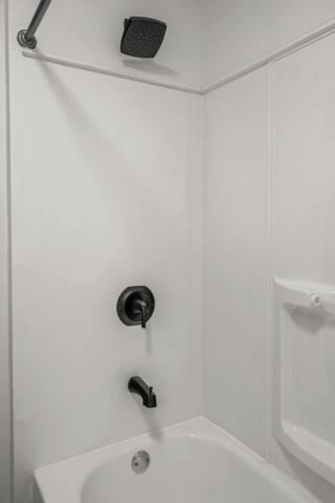 207 1br first floor back rear b