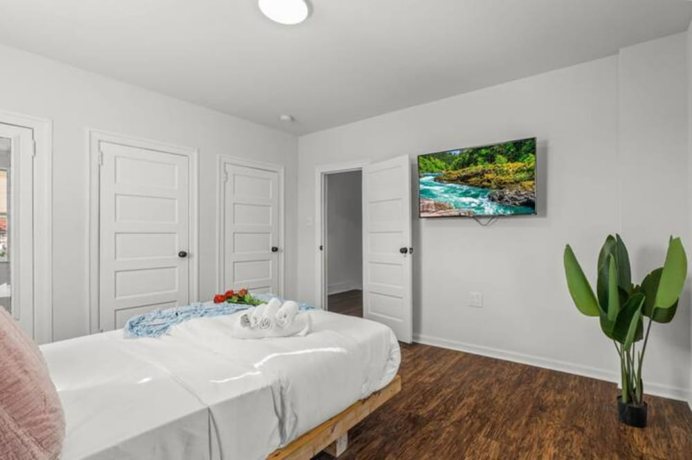 207 1br first floor back rear b