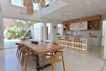villa cruz in the centre berawa