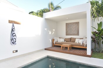 villa cruz in the centre berawa