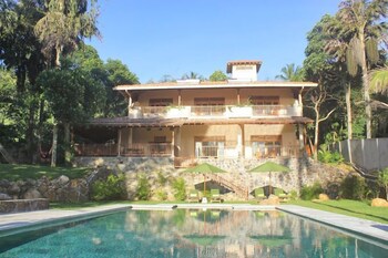 far horizons villa by angel