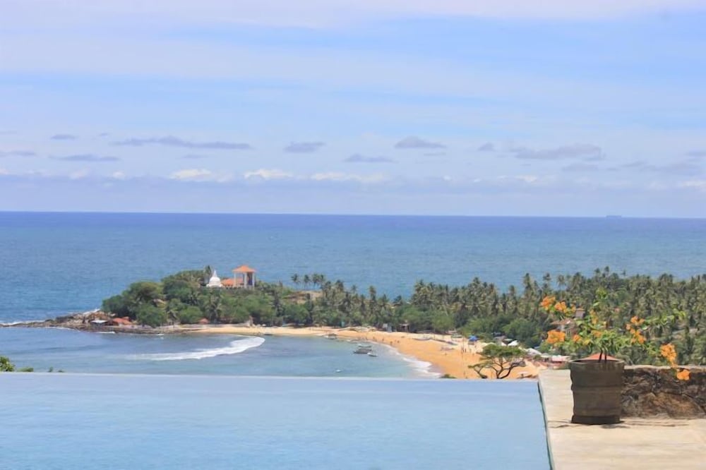 far horizons villa by angel