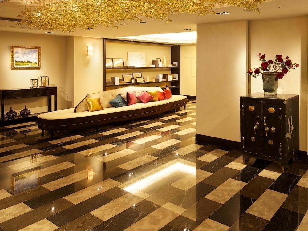 53 hotel