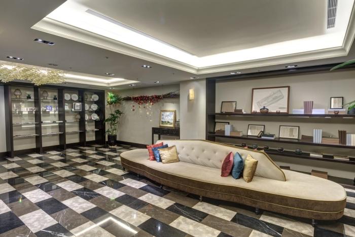 53 hotel