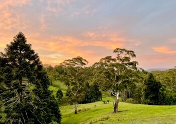 whispering valley cottage retreat