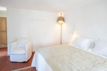 la batisse en blanc