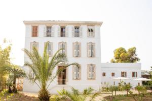 la batisse en blanc