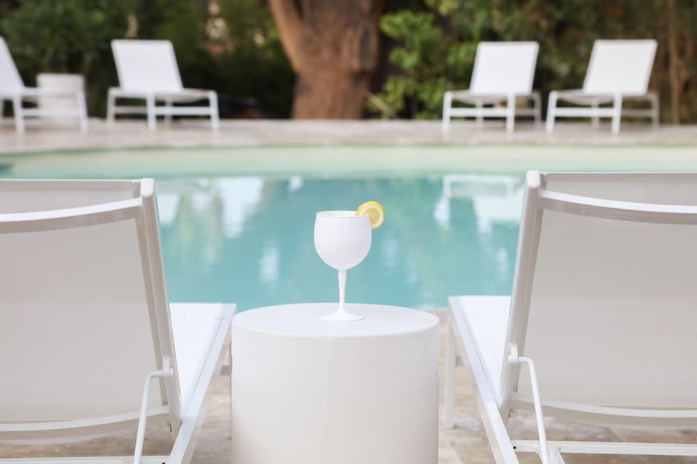la batisse en blanc