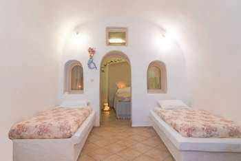 Santorini Paradise Cave Houses,Santorini>>Oia,3 star