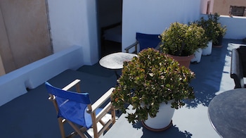 Marcos Rooms,Santorini>>Oia,3 star