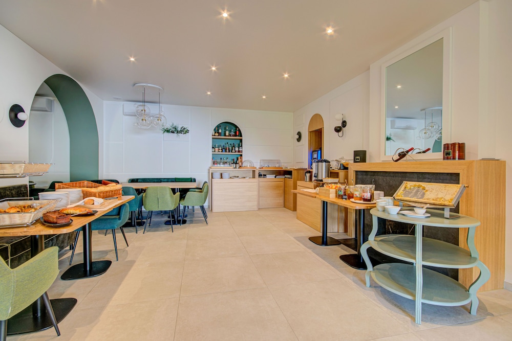 hotel restaurant la corniche