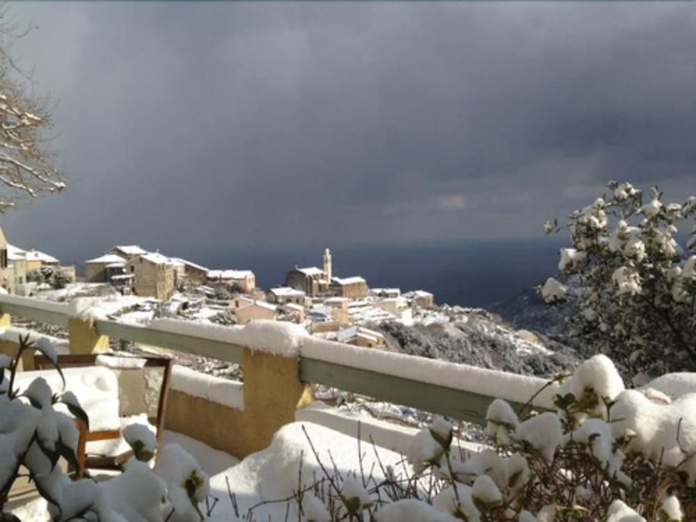hotel restaurant la corniche