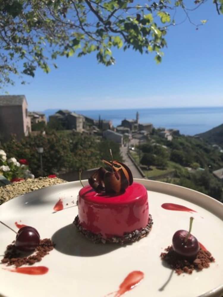 hotel restaurant la corniche