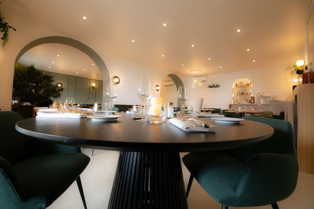 hotel restaurant la corniche