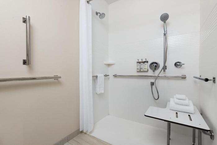 candlewood suites mcpherson an ihg hotel