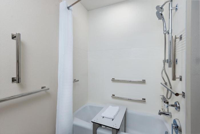 candlewood suites mcpherson an ihg hotel