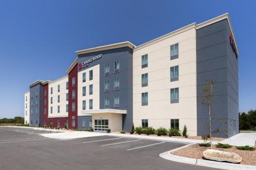 candlewood suites mcpherson an ihg hotel