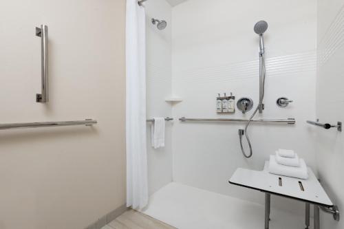 candlewood suites mcpherson an ihg hotel
