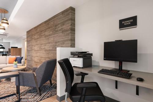 candlewood suites mcpherson an ihg hotel