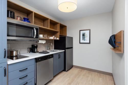 candlewood suites mcpherson an ihg hotel
