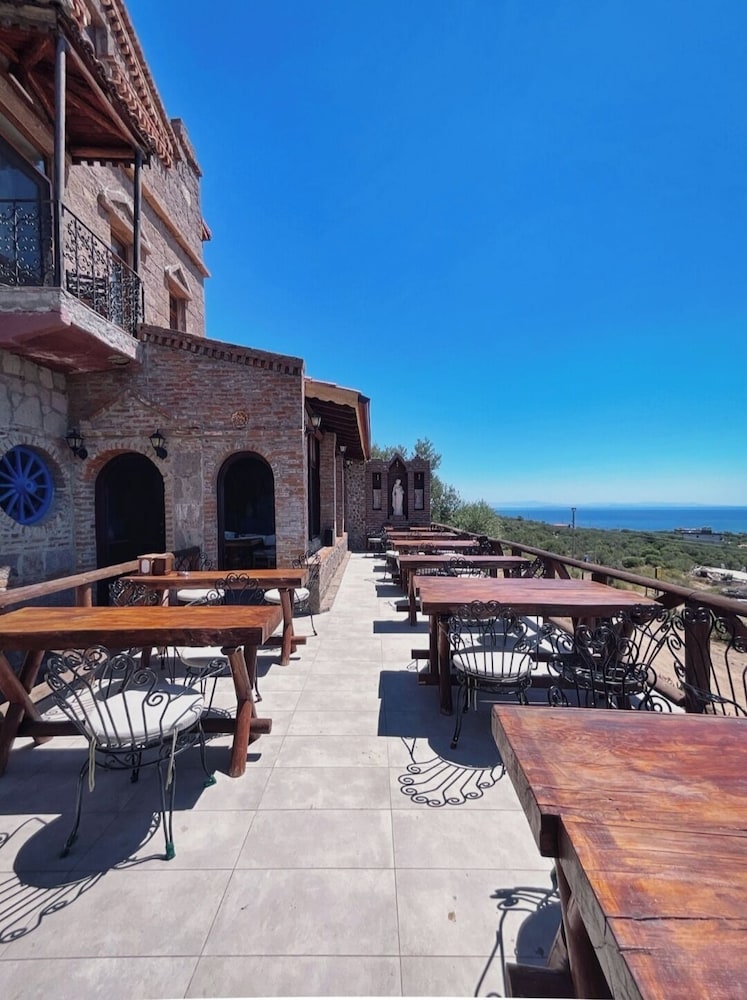 assos ada otel