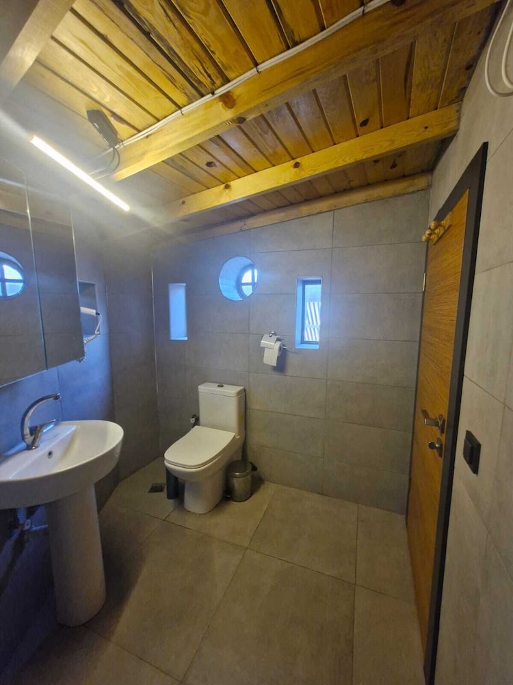 assos ada otel