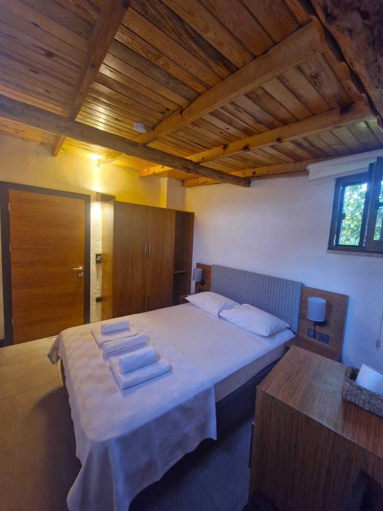 assos ada otel