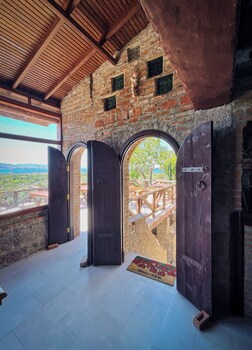assos ada otel