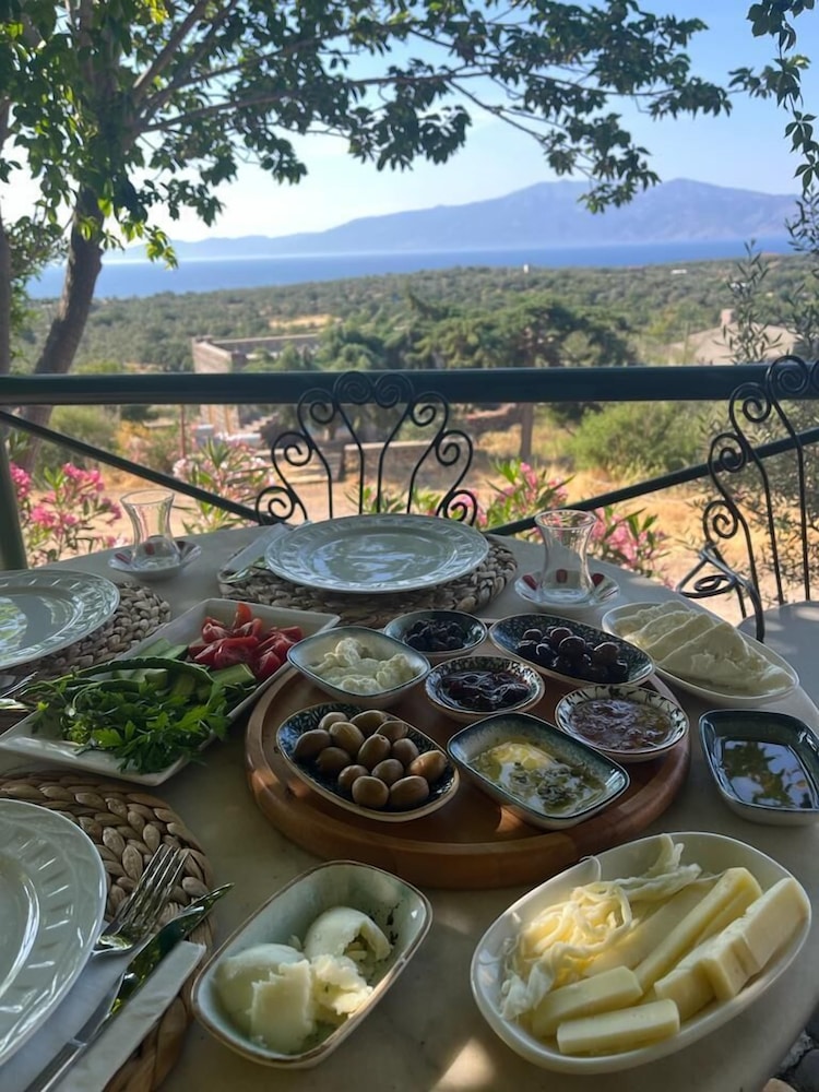 assos ada otel