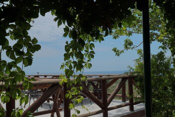 assos ada otel