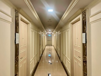 syama hana executive apartment thonglor
