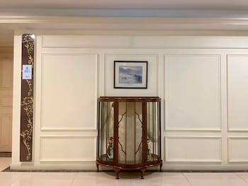 syama hana executive apartment thonglor