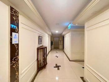 syama hana executive apartment thonglor