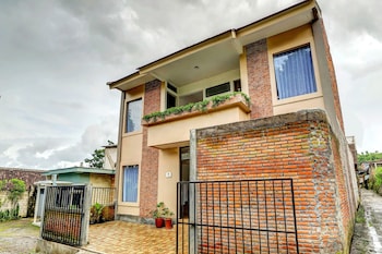 oyo 90828 ara guest house