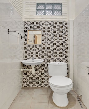 oyo 90828 ara guest house
