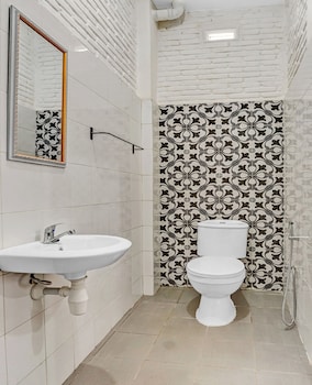 oyo 90828 ara guest house