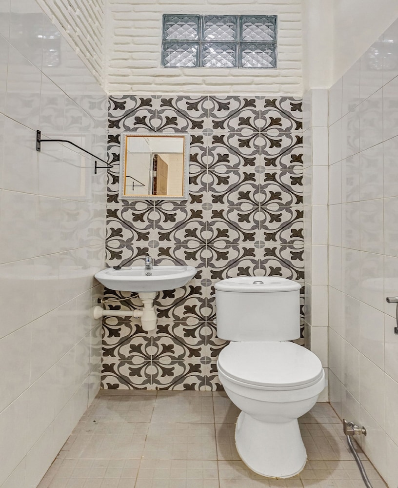 oyo 90828 ara guest house