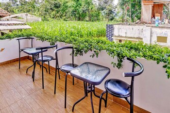 oyo 90828 ara guest house