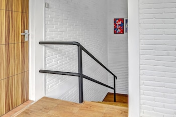 oyo 90828 ara guest house