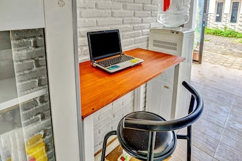 oyo 90828 ara guest house