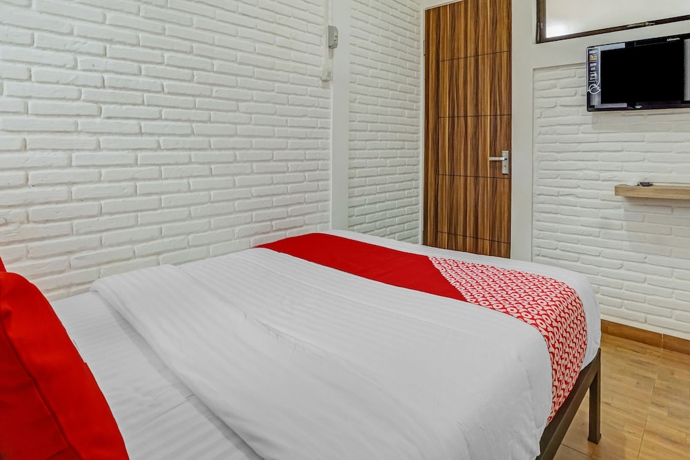 oyo 90828 ara guest house