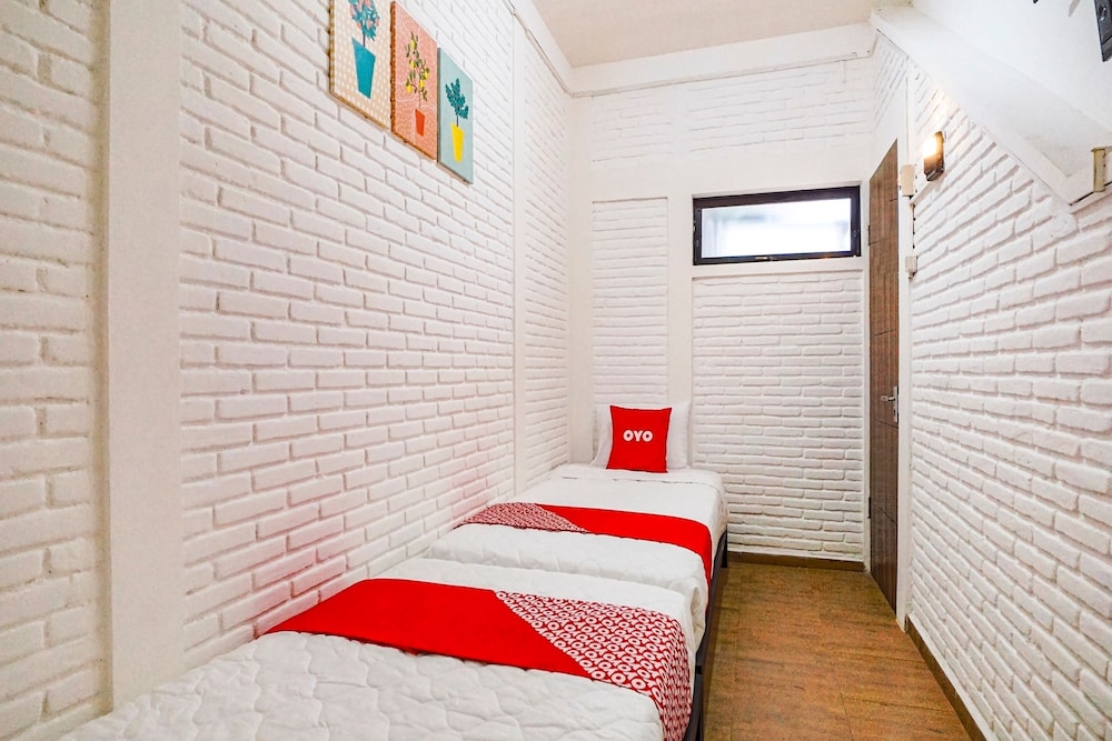 oyo 90828 ara guest house