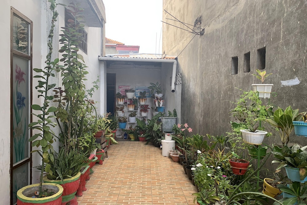 oyo 90816 wisma awal fajar syariah