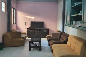 oyo 90816 wisma awal fajar syariah
