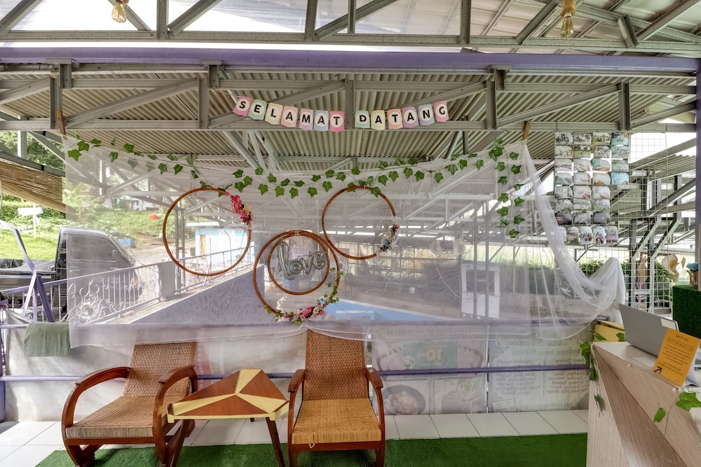 spot on 3940 villa gunung agape