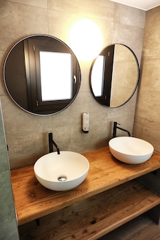 alaia lodge