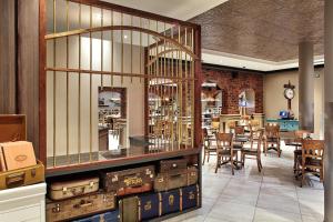 garden court milpark