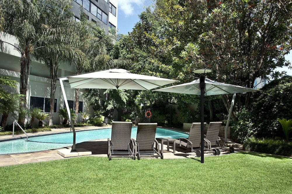 garden court milpark