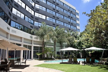 garden court milpark