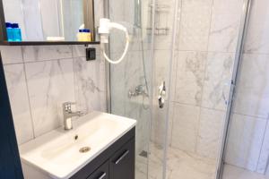 pera side hotel